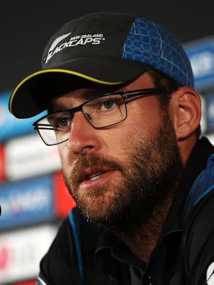 Bangladesh bring in Vettori, Langeveldt