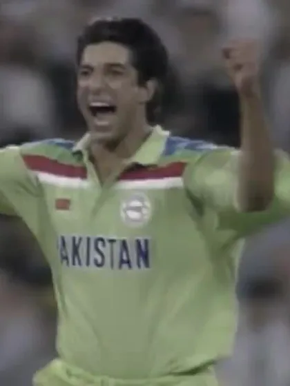 1992 CWC | Wasim Akram's two-in-two against England in the 1992 final