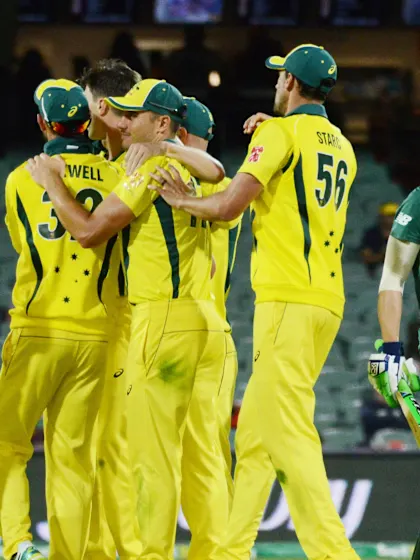Australia edge out South Africa in Adelaide thriller