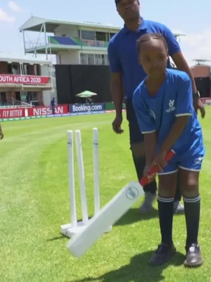 ICC U19 CWC: Loots Bosman plays a quick game with youngsters in the innings break