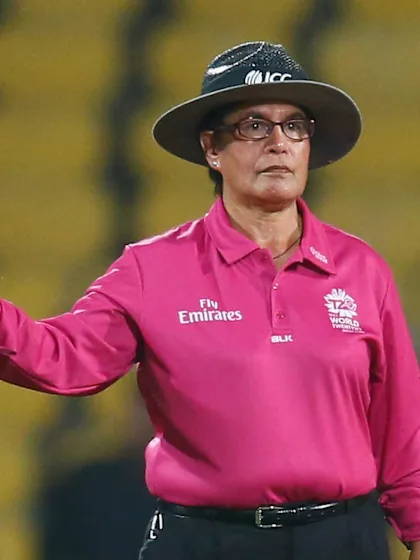 Pioneering umpire Kathy Cross to retire