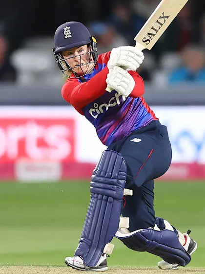 Brilliant Beaumont's 97 lifts England to series lead