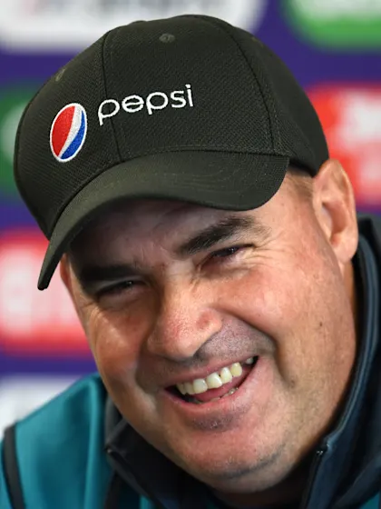 Make yourself a hero and define your career coach Arthur tells Pakistan squad