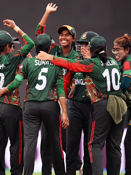 Bangladesh strike back after New Zealand's steady start | Powerplay Highlights | CWC25