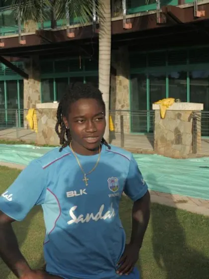 WT20: Sir Viv Richards meets Deandra Dottin