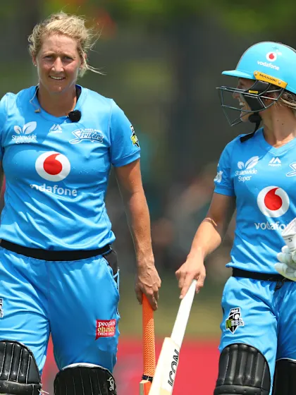 Sophie Devine stars again as WBBL finalists are decided