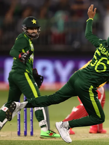 Screamer! Babar Azam takes a sharp reflex catch at first slip | T20WC 2022