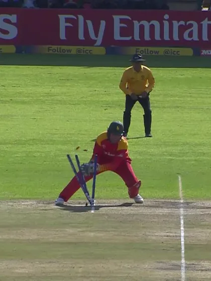 Stirling run out by Zimbabwe after setting off for a non-existent single