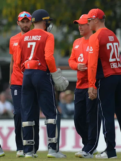 New-look Australia look to hit the ground running against No.1 England