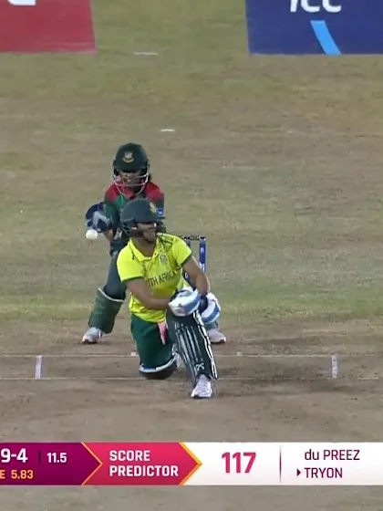 WI v ENG: Chloe Tryon's willow 'flies off the handle'