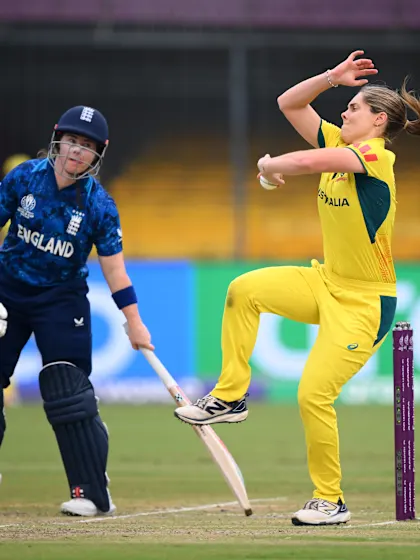 Molineux traps Knight LBW | CWC25