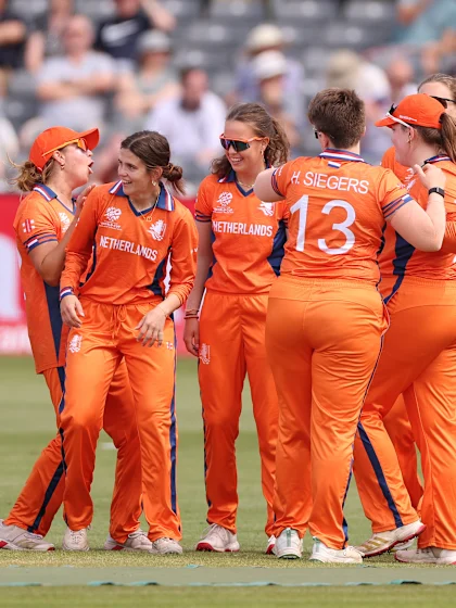 Iris Zwilling gets rid of Fatima Sana | Women's T20WC 2026