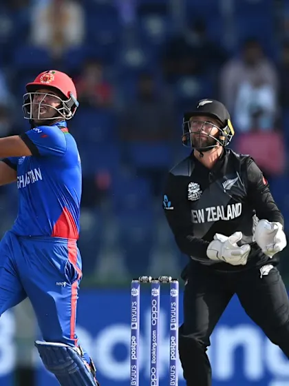 Glenn Phillips desperate leap to try stop six