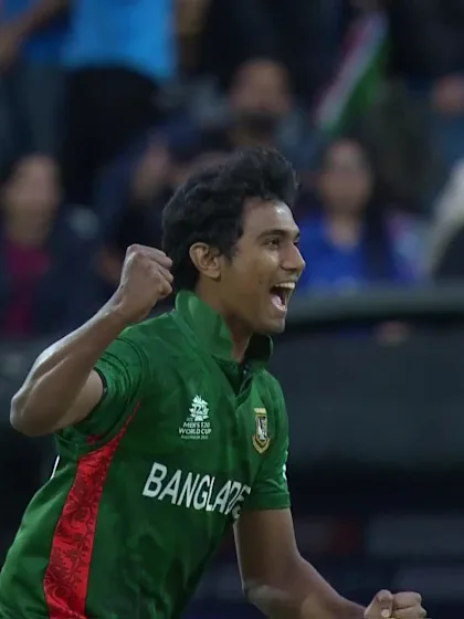Rohit falls as Hasan Mahmud makes amends for drop | India v Bangladesh | T20WC 2022