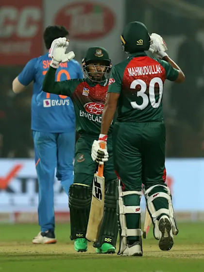 Bangladesh claim victory thanks to Mushfiqur's unbeaten 60