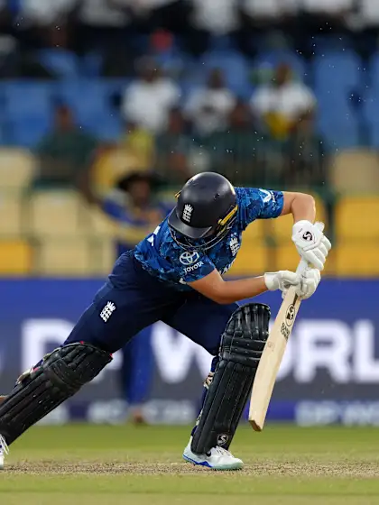 Sanjeewani's lightning fast stumping | CWC25