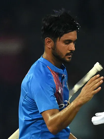 India seek win to book berth in tri-series final