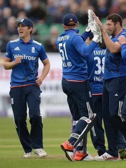 New-look England looks to ride the wave 