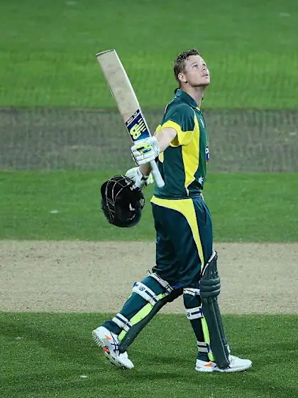 Smith leads from the front in tense chase