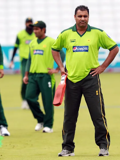 Waqar returns as Pakistan coach
