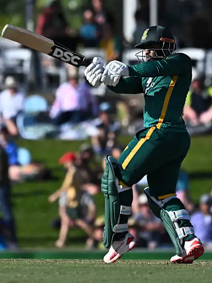 South Africa take cautious approach with Bavuma in Australia
