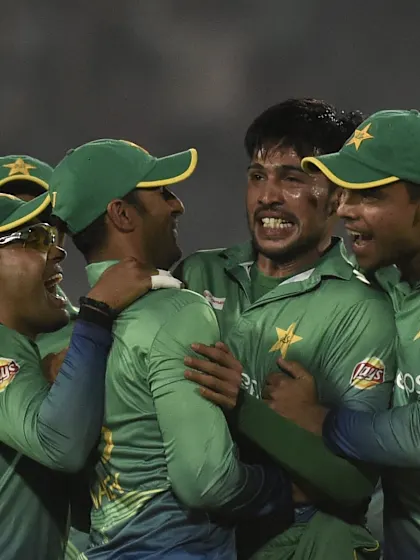 Malik, Akmal steer Pakistan home

