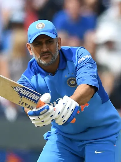 Zaheer Khan wants MS Dhoni to bat at No.4 in ODIs
