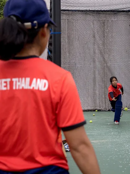 Kanoh suspended from bowling in international cricket