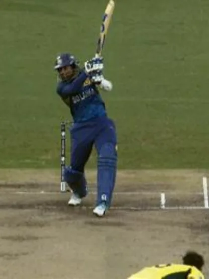 Dilshan smashes 24 off Mitchell Johnson over