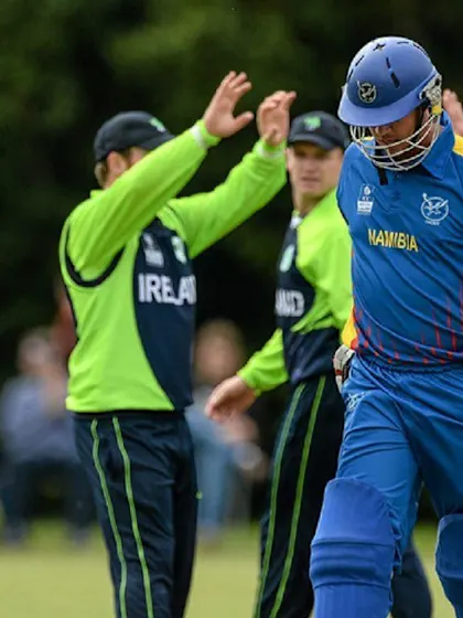 Mooney, Porterfield set up comfortable Ireland win