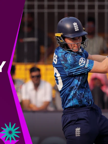 England off to a steady start | Powerplay Highlights | CWC25