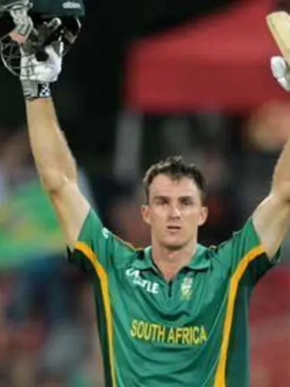 South Africa wins with six off final ball