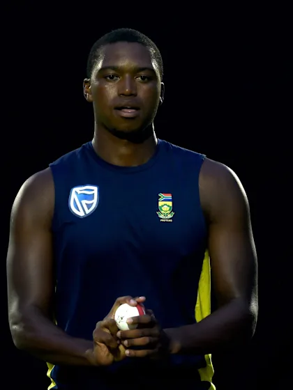 Knee injury puts Lungi Ngidi out of action