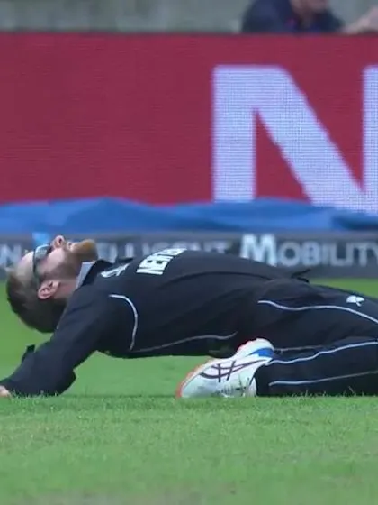 CWC19: NZ v SA - Williamson reaction to missing a run out opportunity