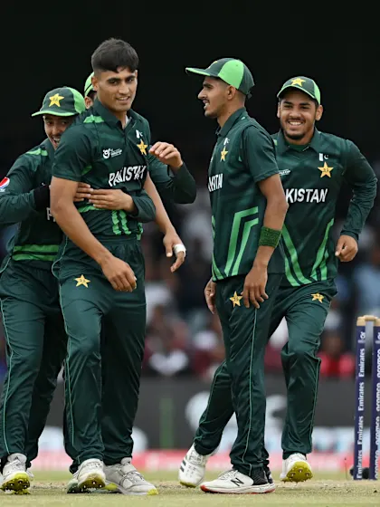 Pakistan, Bangladesh set to battle for remaining semi-final berth