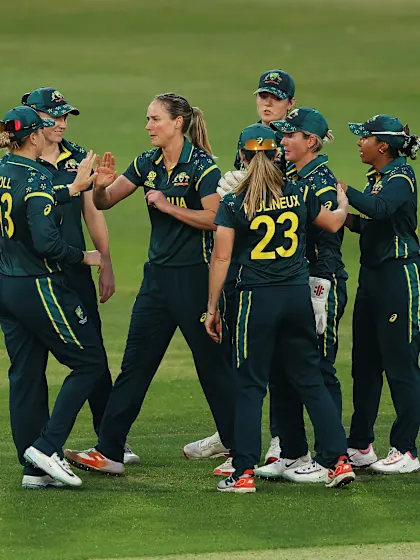 PERRY STARS WITH BAT AND BALL AS AUSTRALIA SEE OFF PAKISTAN IN LEEDS