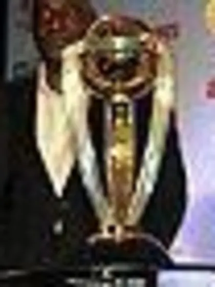 Kapil, Richards back India to win CWC 2011