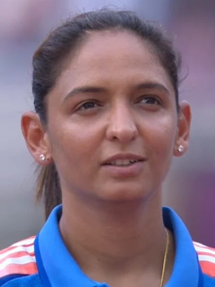 India stand together for the national anthem | CWC25