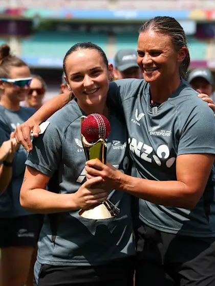White Ferns celebrate Melie Kerr's 2024 ICC honours | CWC25