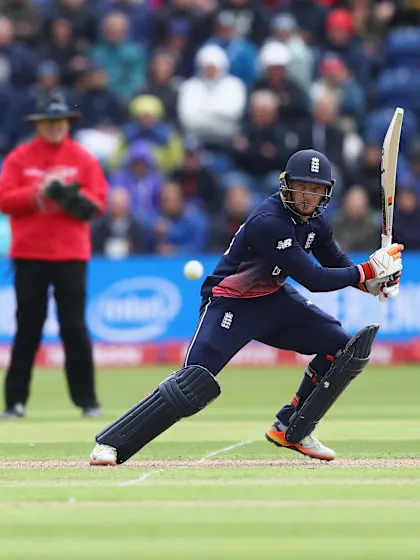 Formidable England storms into semi-final