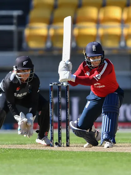 Unstoppable Beaumont continues hot streak as Davies sets up England win