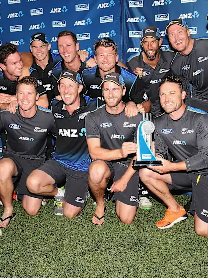 Guptill, Williamson take New Zealand home in tense finish
