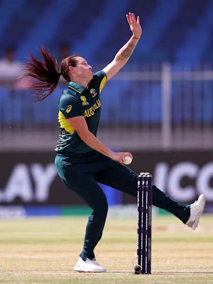 Megan Schutt near hat-trick rocks Sri Lanka in final over | WT20WC 2024