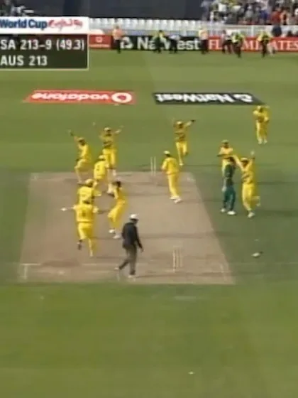 CWC Greatest Moments: Chaotic run out eliminates South Africa