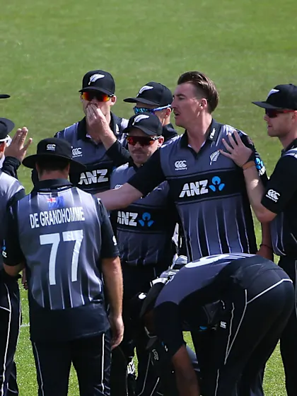 England seek to stay alive against spirited New Zealand