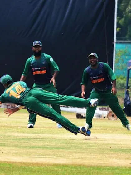 Saudi Arabia maintain their advantage over Qatar, Kuwait move into third place