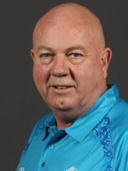 Umpire Davis stands in 100th ODI