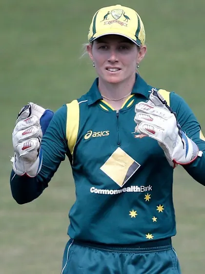 Jodie Fields retires from international cricket