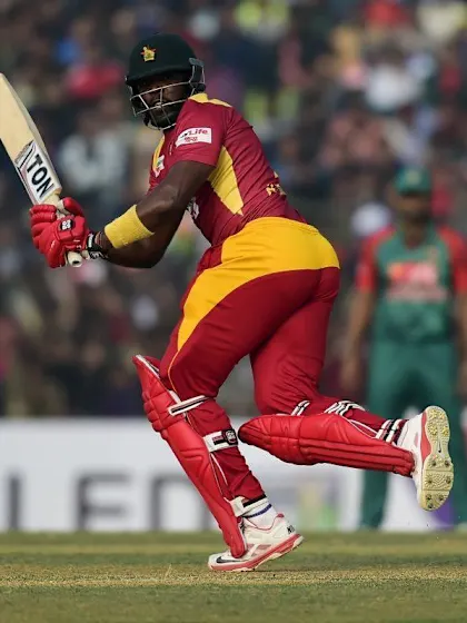 Masakadza, Madziva help Zimbabwe level series