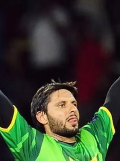 Pakistan leave Afridi out of Champions Trophy squad
